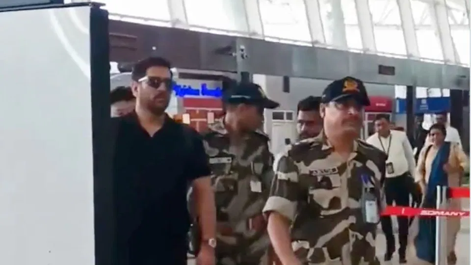 MS Dhoni Leaves Chennai Abruptly After Joining CSK Camp For IPL 2026